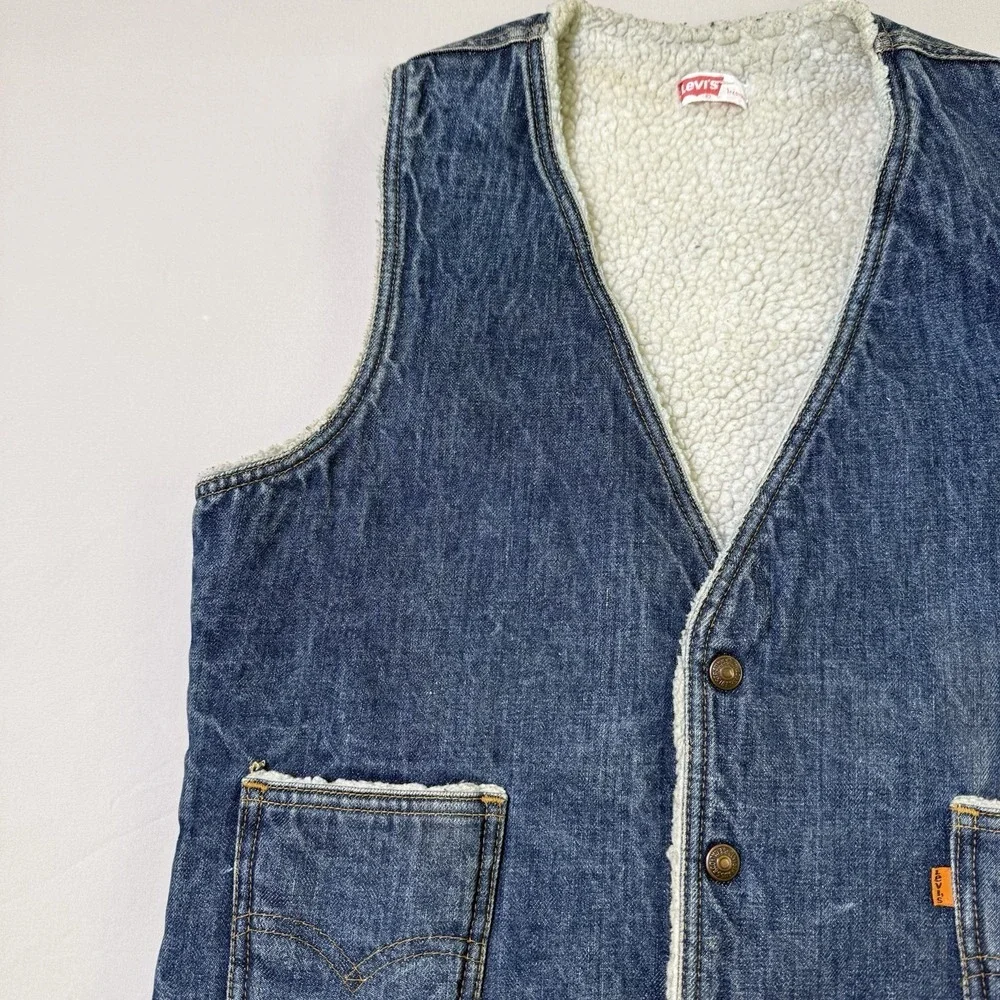 Vintage Levis Sherpa Lined Trucker Vest Jacket Mens Medium Denim USA Orange Tab‎